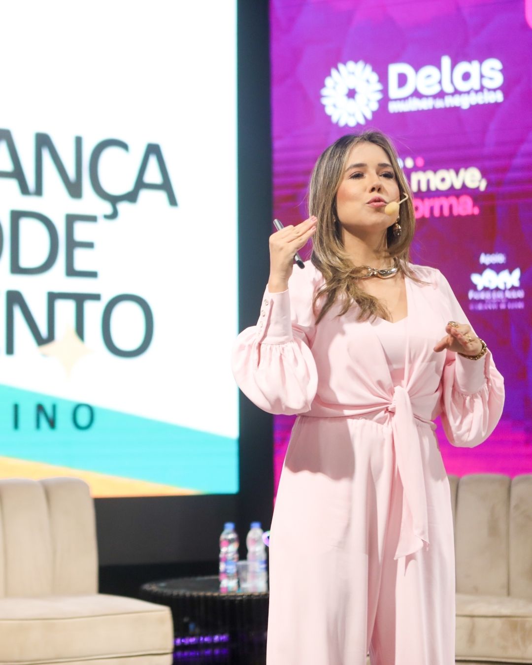 Fernanda Aoki participa do Sebrae Delas, em Goiânia, com palestra sobre propósito, coragem e impacto